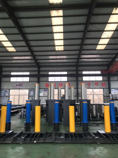 Q235 Barricades de véhicules pour la protection des piétons testées pour l'impact sur des sous-sols en acier au carbone