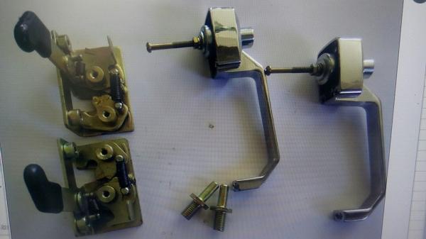 23Y-56B-13000  SD16 stype lock 23Y-56B-13000 （lock,L.H) 23Y-56B-14000  (lock ,R.H)