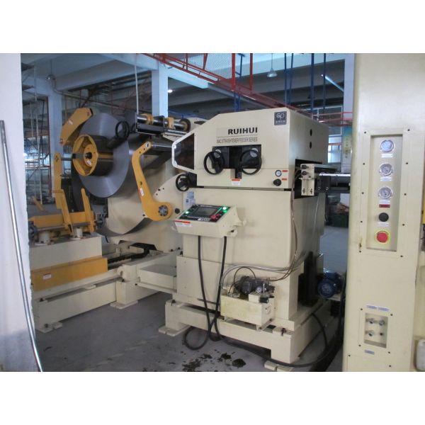 600mm Width AC4.4kw Steel Coil Straightening Machines
