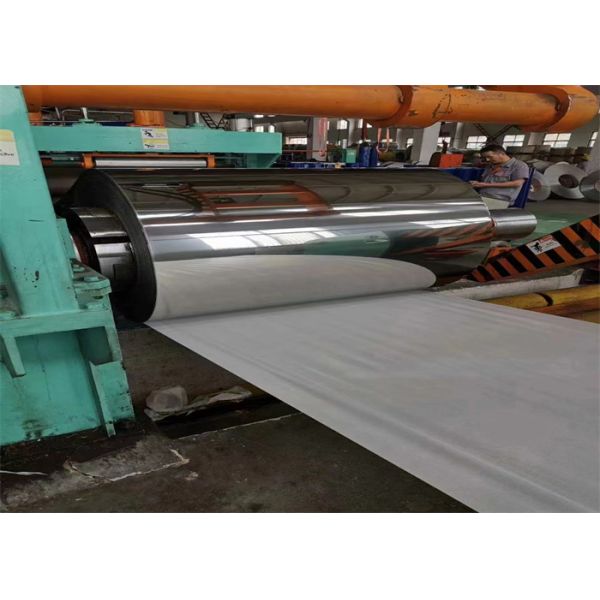 La feuille à carreaux de relief d'acier inoxydable de miroir a perforé 3mm 1mm 4 X 4