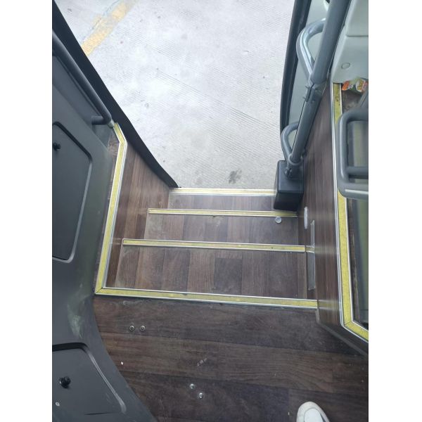 Autocar d'occasion conduite à gauche ZK6119 48 places Weichai moteur Bus marque Yutong