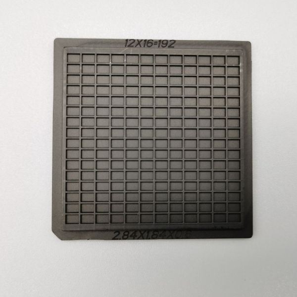 Envases de Waffle de 2 pulgadas negras tradicionales para piezas electrónicas