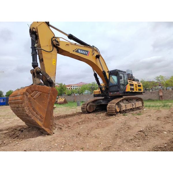 Оригинальный цвет гидравлического цилиндра, обеспечивающего оптимальную производительность экскаватора Sany 750