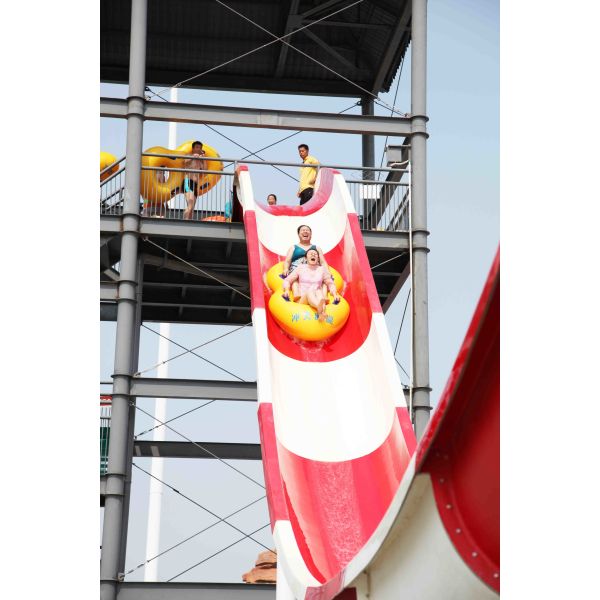 Outdoor Fiberglass Aqua Park Equipment For 4 - 6 Persons Per Time