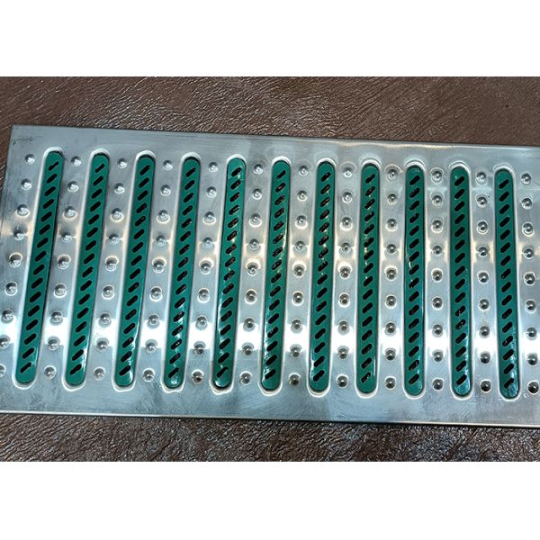 Cuisine galvanisée perforée de grille de passage couvert de tôle antidérapage