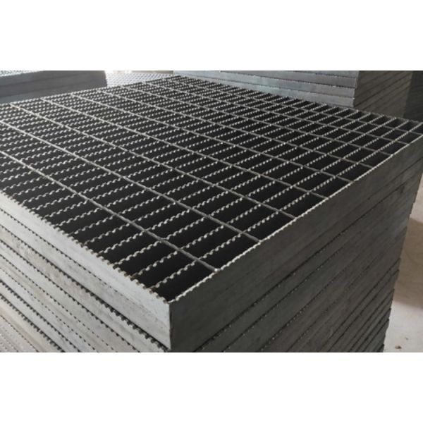 Customized Serrated Steel Grating Hot Dipped Galvanized Metal Bar Grating