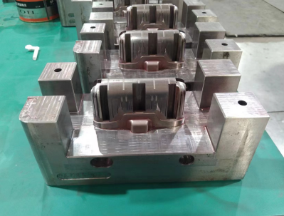 FLANGED Plastic Injection Molding Parts with High Durability Standard Heat Treatment