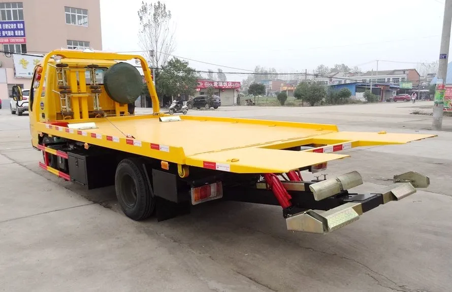 Japan 5ton Flatbed Towing Truck , Full Landing Flat Bed 4ton Wreckers Tow Trucks