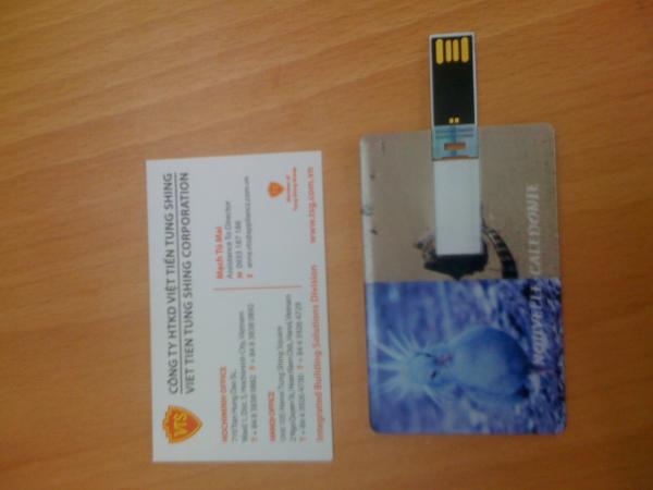 Memoria USB retractable AT-045C de la tarjeta de crédito