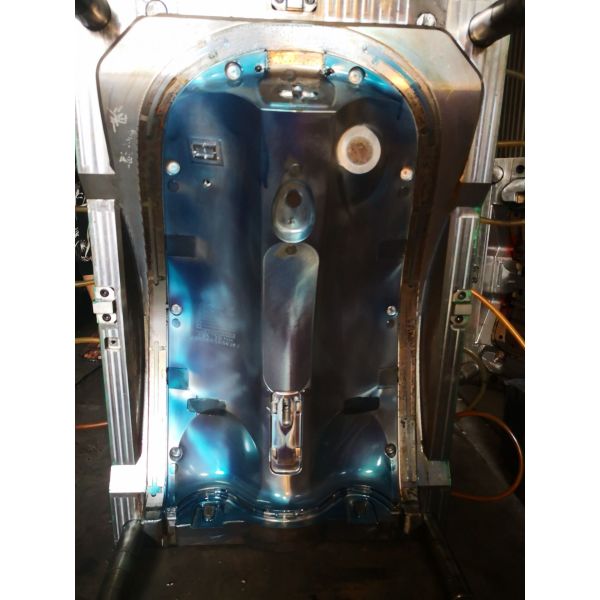 Muti Cavity Injection Moulding Machine P20 / 2316 / H13 Material For Auto Light Making