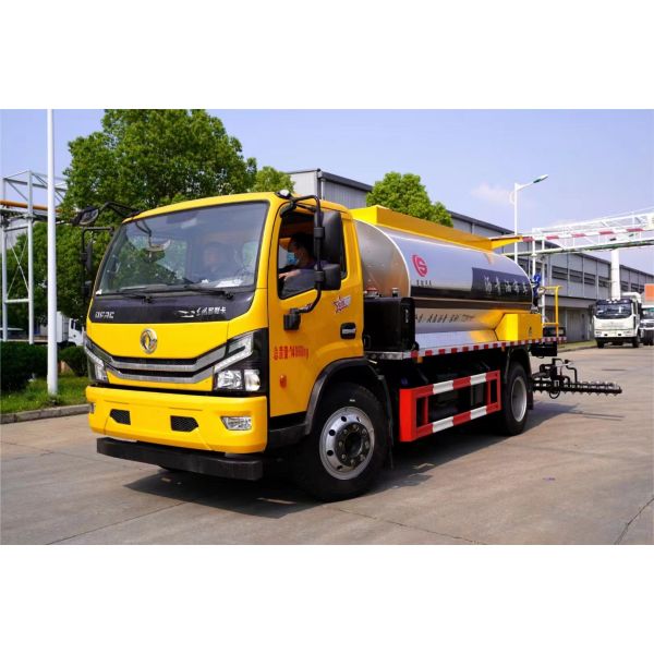 Used Asphalt Spreader truck 7.19CBM Road maintenance equipment 103km/h