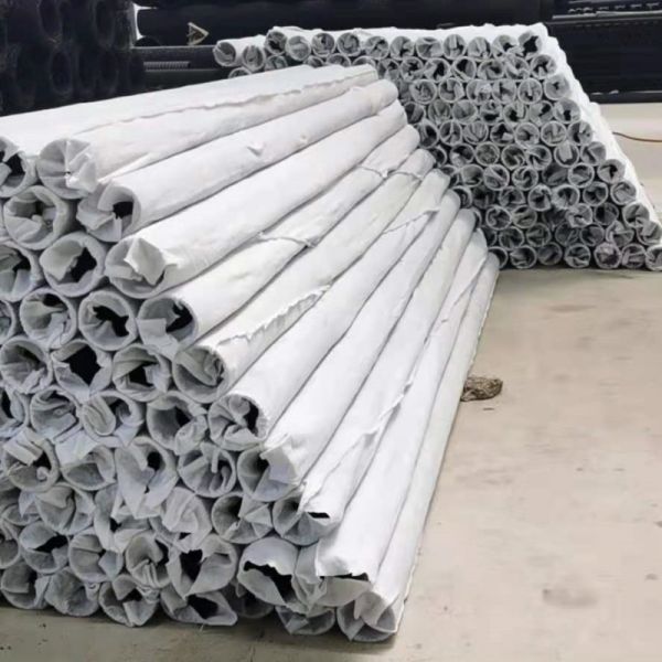 Flexible Plastic Drainage Ditch Geotextile Wrapped Plastic Blind Ditch For Sports Field And Municipal Drainage