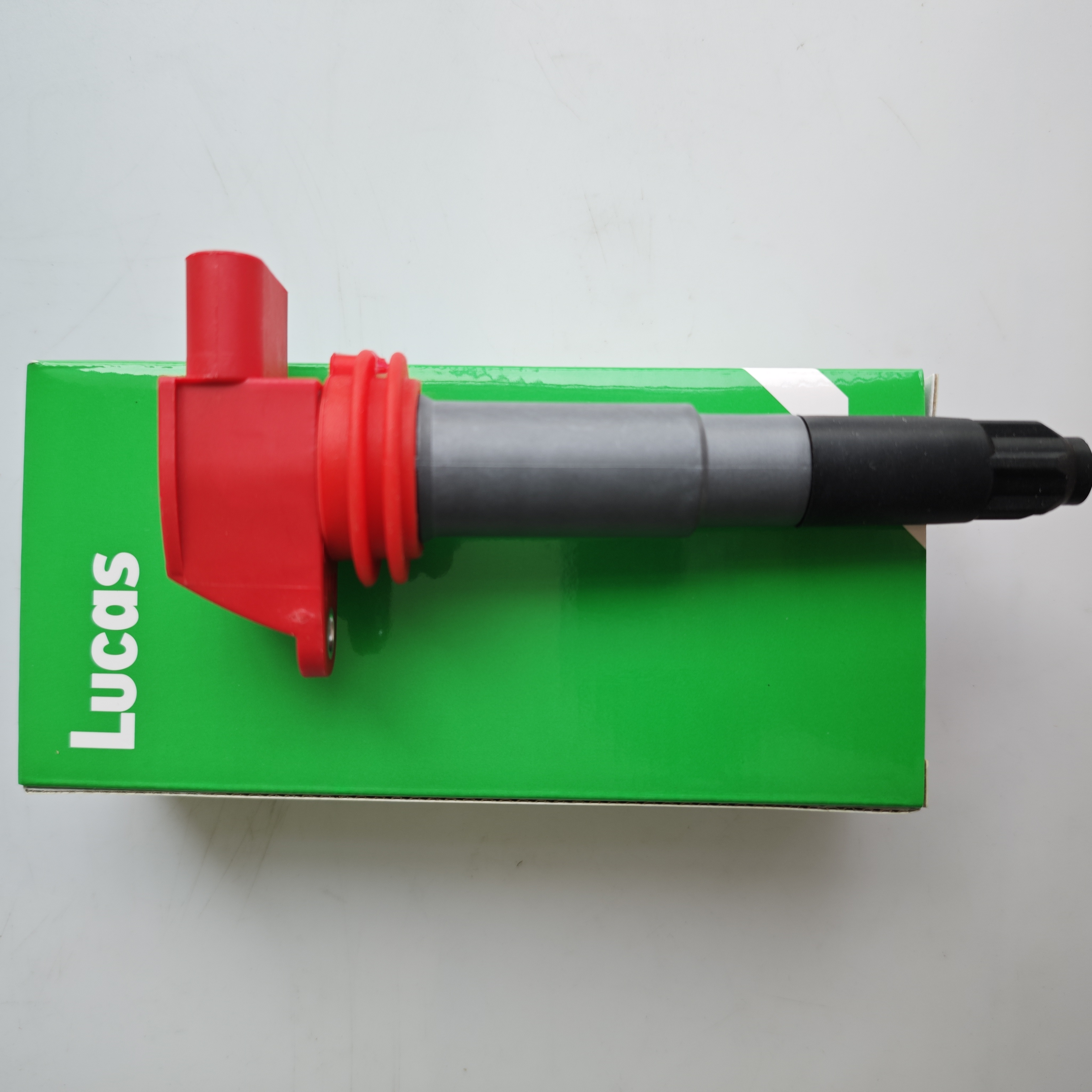 High Quality Full Auto Engine Parts Lucas Ignition Coil for Porsche Cayenne & Panamera Factory New OE 94860210402 & 94860210411