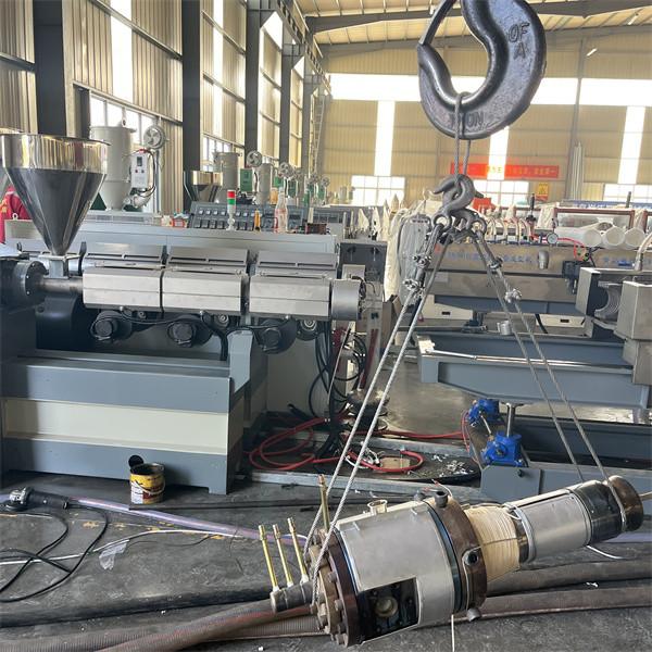 110mm OD 二重壁波形管機、速度5〜6m/分、水冷