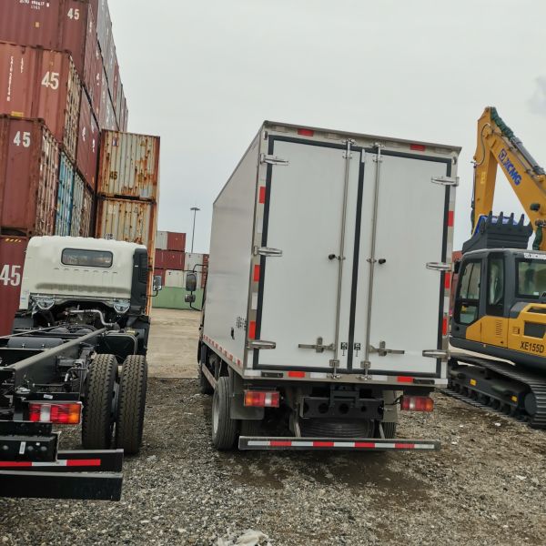 Стоградусная коробка Холодильника Коробки Van WD615.62 Reefer для грузового пикапа