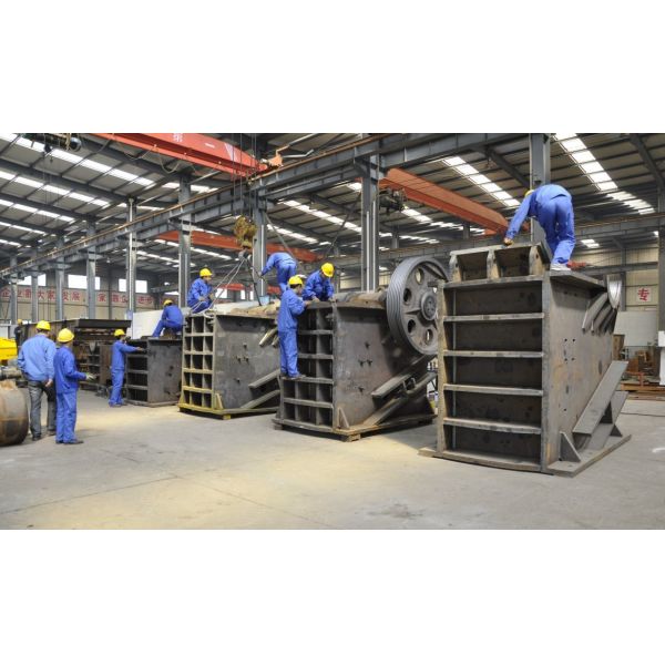 Box Crusher Jaw Crusher with 500 Kg/hour Capacity and Up To 200 Mm Feed Size for High-grade Steel Construction