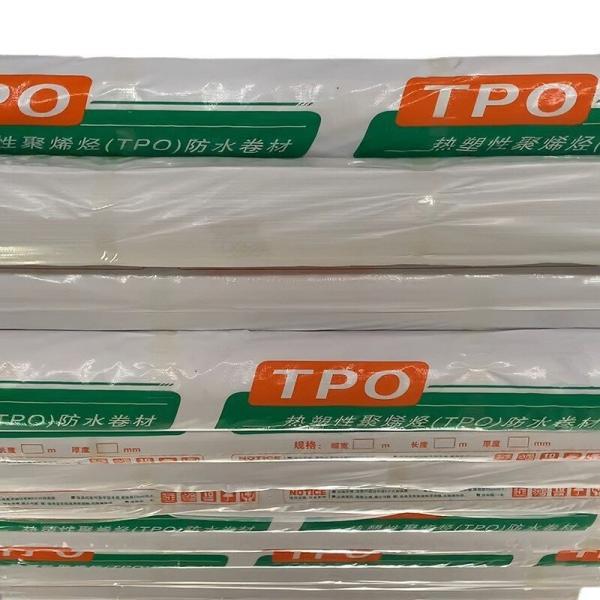 Résistance à l'eau TPO Résistance à la membrane pour la rénovation de toits en béton