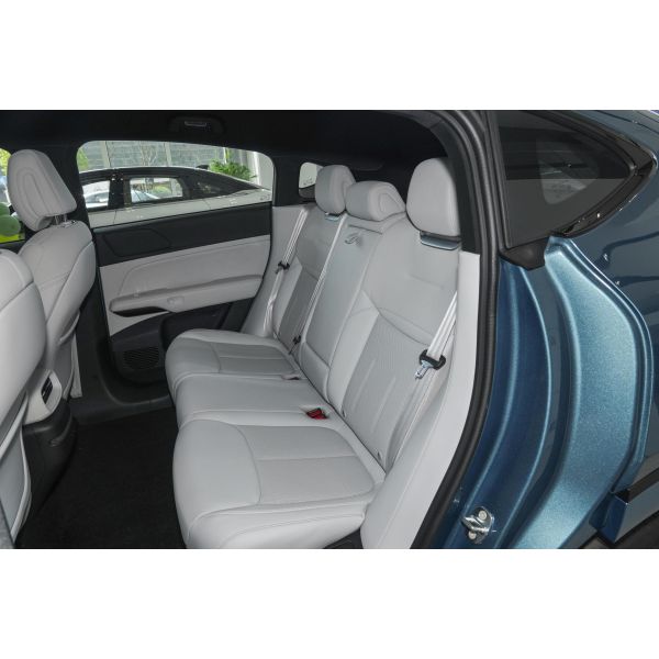 XPENG G6 Electric Car 5 Seater SUV 4WD Fast Charging Time 0.33hrs A Variety of Colors