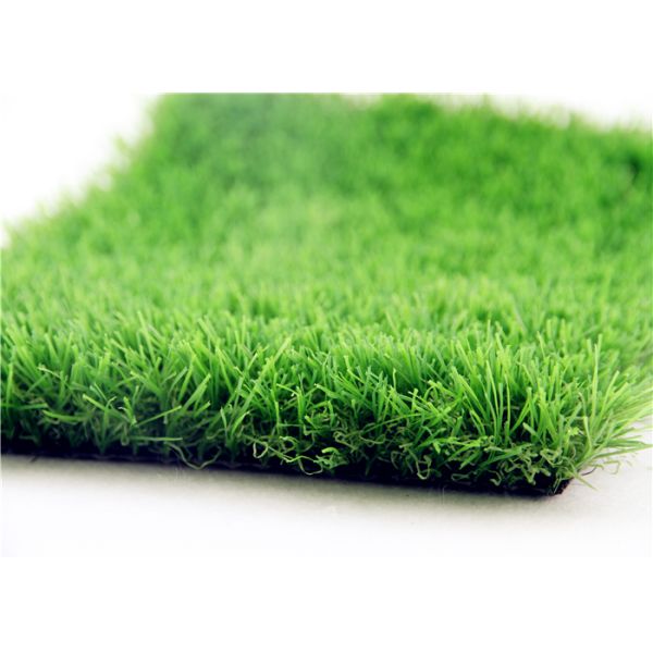 Трава высокой плотности на открытом воздухе поддельная для садов/украшения детского сада