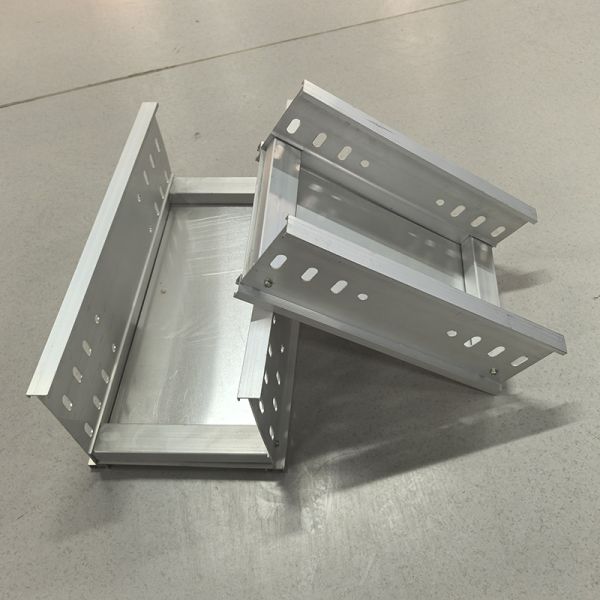 3m-6m Length Aluminum Slotted Cable Tray With Lightweight Construction