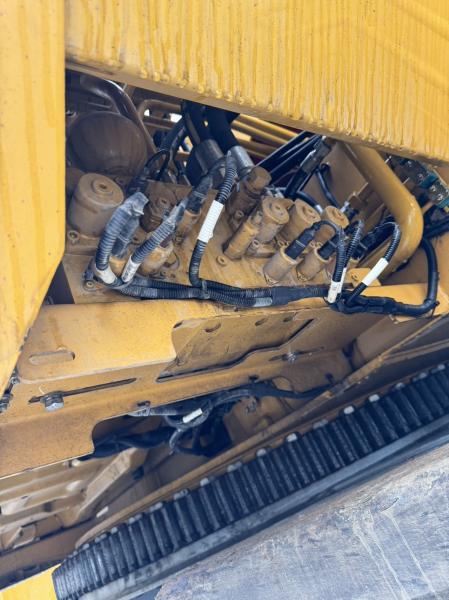 2024 Sany Grue utilisée STC800C5-8 Main Boom 50,5 mètres Jib 17,5 mètres contrepoids 20,5 tonnes Excellentes conditions de travail.