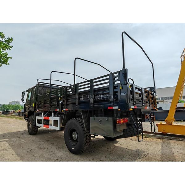 HOWO Heavy Cargo Trucks 4×4 All Wheel Drive Low Price For Sale