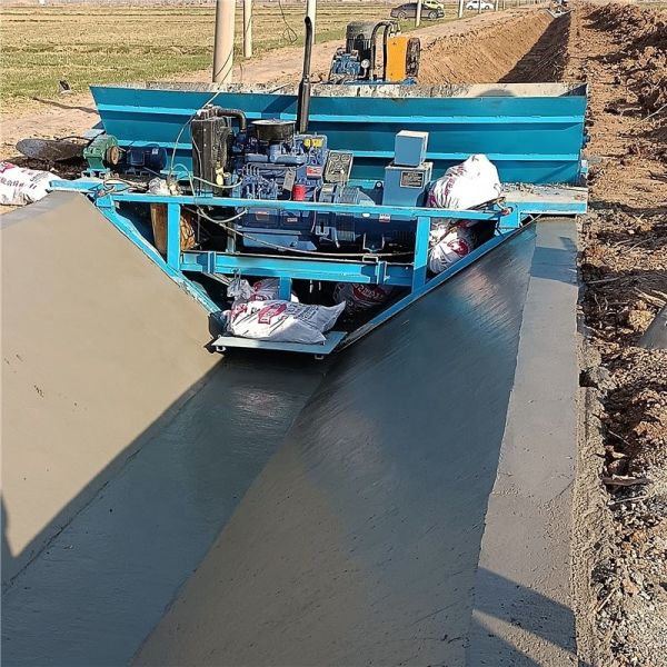 Small Trench Digging Machine Trenching Machine Channel Lining Machine 2500KG Weight