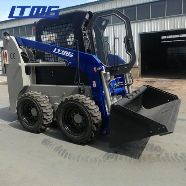 Four - Wheel Drive Skid Steer Loader 0.5 M³ Bucket Capacity Stable And Reliable