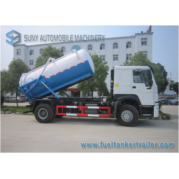 Large 12000L Q235 Vacuum Tank Truck , 6 Tyre Sinotruk HOWO Truck