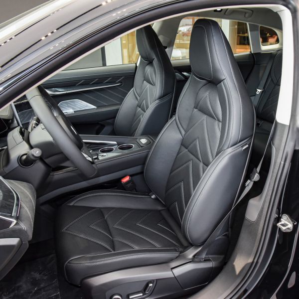 Zeekr 001 Car 100kwh Electric Car EV 4WD SUV Black Sport with Adding Configuration