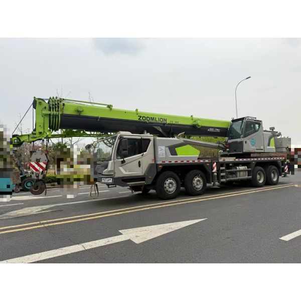 USED 2021 ZOOMLION 50 ton mobile crane Lifting Equipment