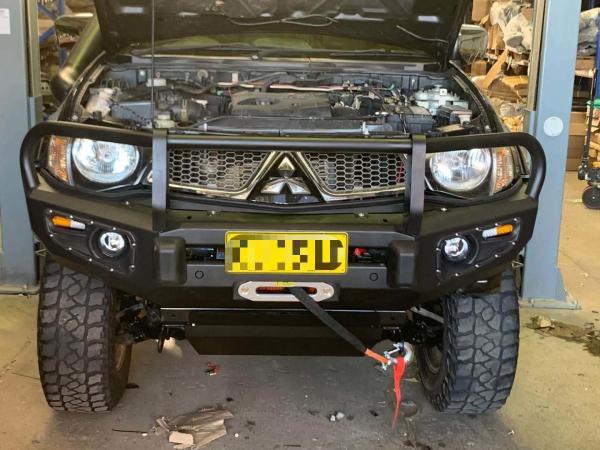 Black Winch Mitsubishi TRITON Bull Bar Front Steel 4x4 2006-2018
