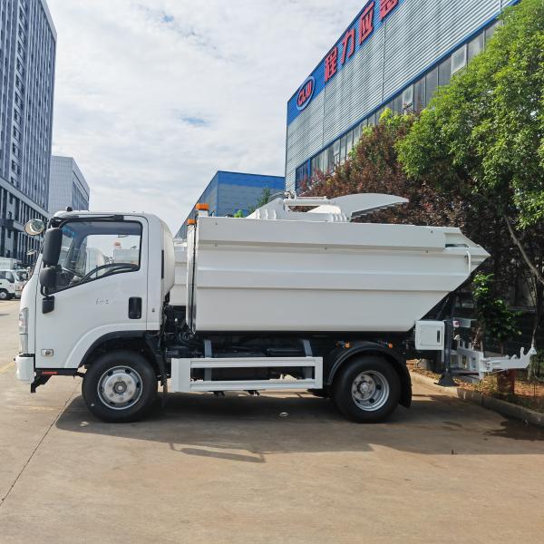 Isuzu Rear Loader Garbage Truck  Food Waste Disposal Truck For Efficient Garbage Compression