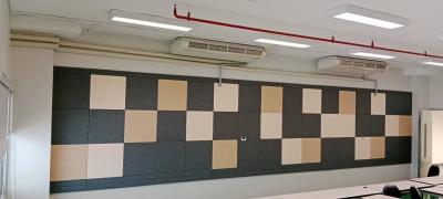 Absorbeurs de salle de réunion Tissu enveloppé Panneaux muraux acoustiques Plaque d'absorption du son