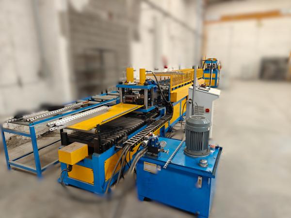 Double Row Roll Forming Machine with Wall Plate Structure Chain-Driven System and Flying Hydraulic Cutter