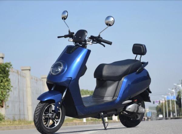 1000W Electric Moped Bike 60km/H Max Speed Niu Electric Scooter Central Motor
