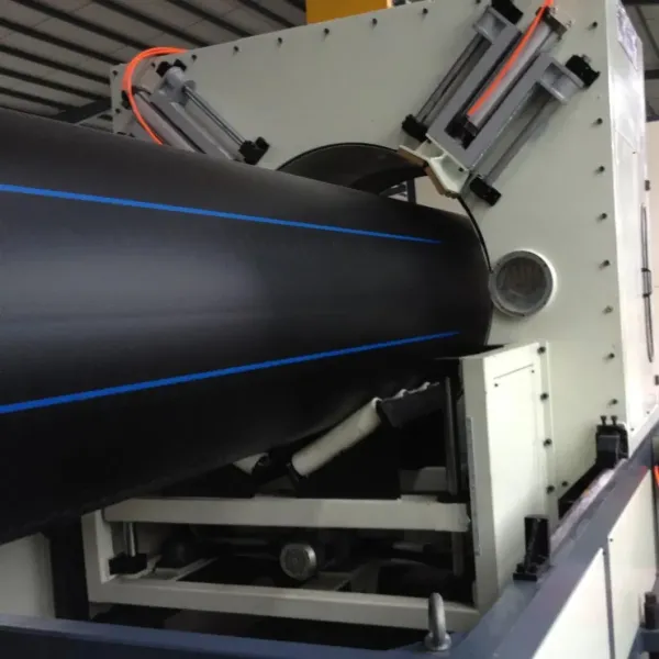 HDPE Pipe Extrusion Line with Single-Screw Extruder 1000 Kg/H Extrusion Capacity and Vacuum Calibration for Agriculture Irrigation