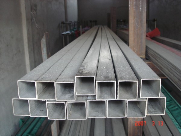 Hollow Section Galvanized Welded Steel Pipes for Structural and Fluid Delivery Applications