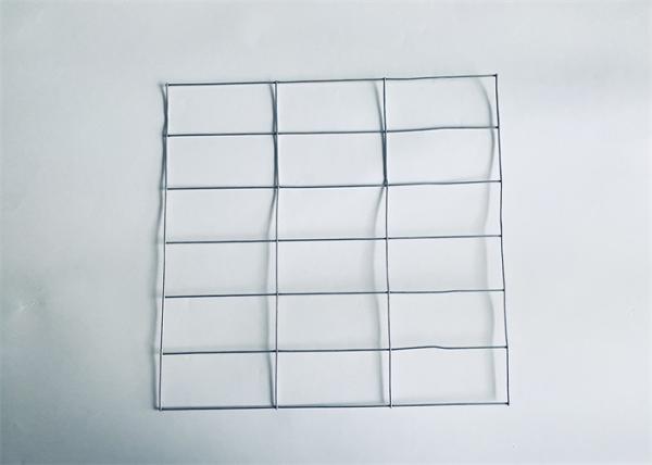 Hot Dipped Galvanised Welded Mesh Long Hole Shape Low Carbon Iron Wire For Concrete