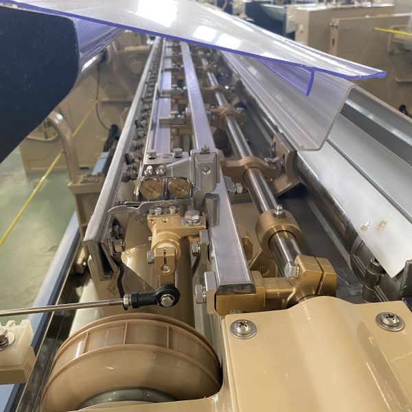 тень быстрого хода ткани RPM сплетя машины 1000 ткани 170cm водоструйная