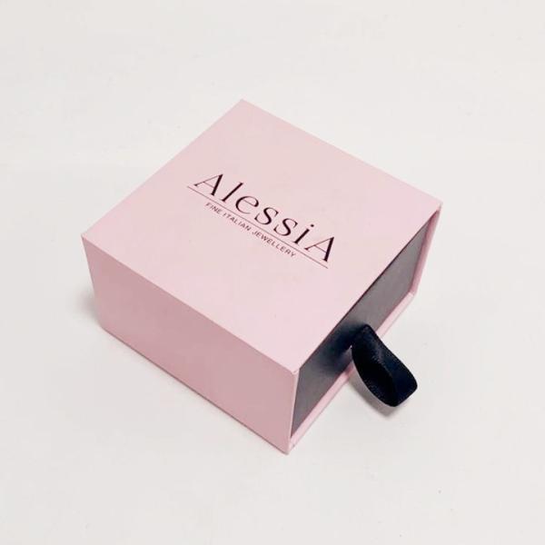 O brinco cor-de-rosa de Kraft da caixa de papel da joia da cor encaixota a caixa de presente pequena da colar