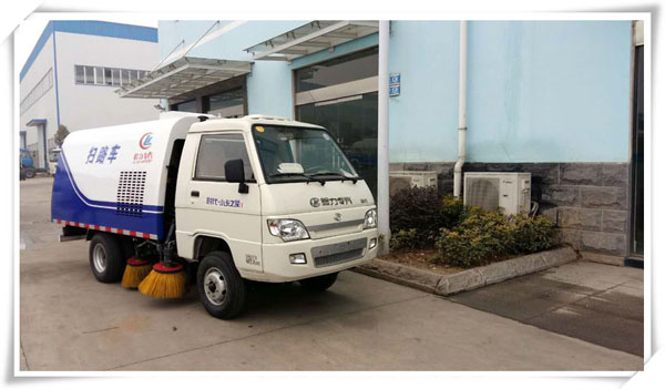 Mini Road Sweeper Truck 2.5CBM Road Cleaning Truck For Sidewalk ISO Certification