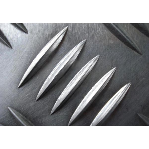 Hot Rolled Checkered Mild Steel Sheet Plate 600mm-1500mm