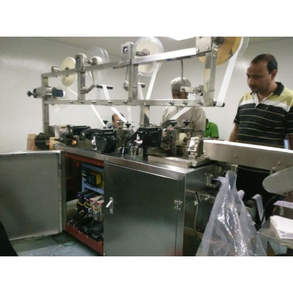 KC-360N-B First Aid Bandage Medicated Machine with 1.5KW Power and Case Packaging