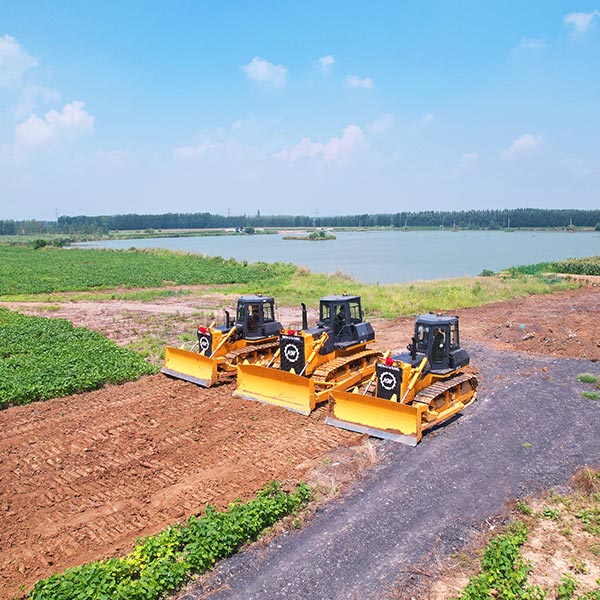 Heavy-Duty Bulldozer Machine - 150-200 HP, Enclosed Cab, Fuel Capacity 50-100 Gallons