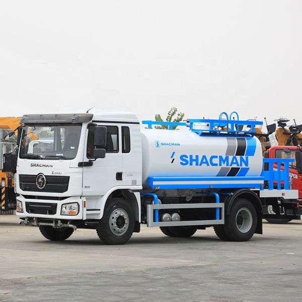 6x4 Large Green Sprinkler Truck Multi Functional Diesel Dust Suppression Road Watering Truck