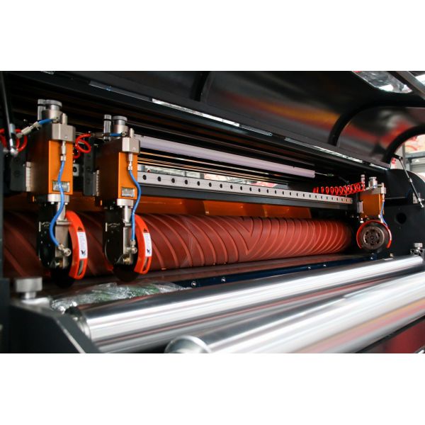 Machines de découpe de rouleaux de papier de précision 550GSM