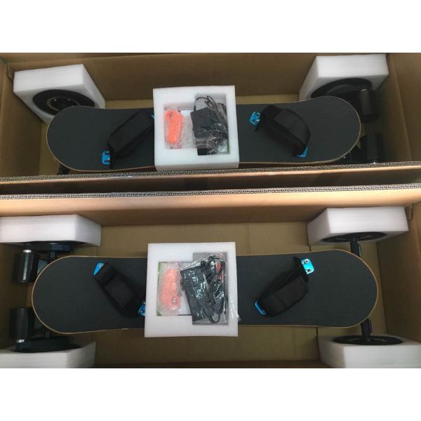 Fat Tire Fast Speed 4 Wheel Skateboard / Off Road Electric Skateboard For Adult
