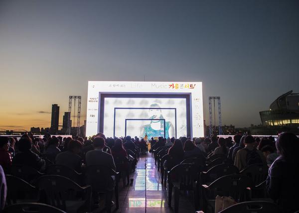 2.97mm SMD1515 Indoor Rental Stage LED Screen Video Wall 168X41 Dots