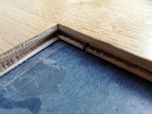 le chêne semi-solide souillé a machiné le plancher en bois, ABC évaluent, surface douce